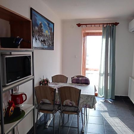 Borostyan Vendeghaz Apartment Balatonkeresztur Bagian luar foto