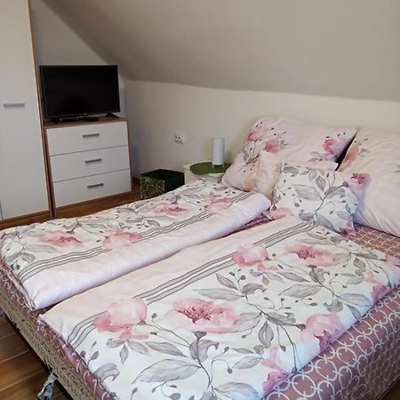 Borostyan Vendeghaz Apartment Balatonkeresztur Bagian luar foto