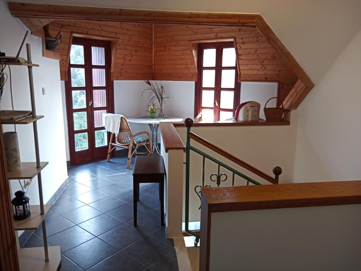 Borostyan Vendeghaz Apartment Balatonkeresztur Bagian luar foto