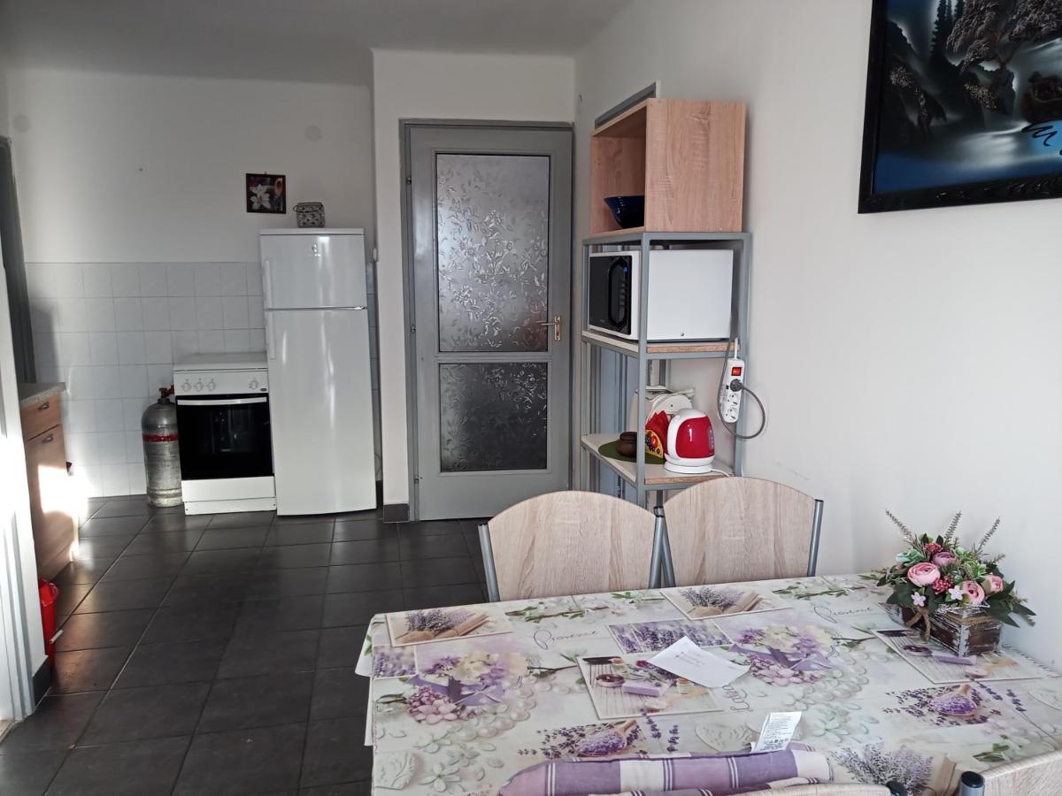 Borostyan Vendeghaz Apartment Balatonkeresztur Bagian luar foto