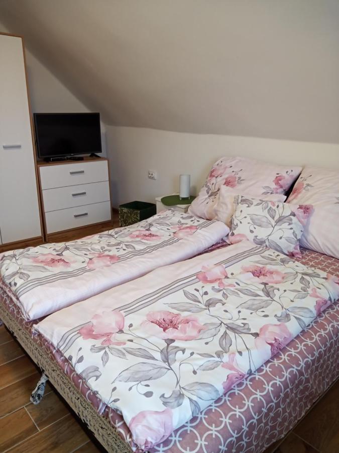 Borostyan Vendeghaz Apartment Balatonkeresztur Bagian luar foto