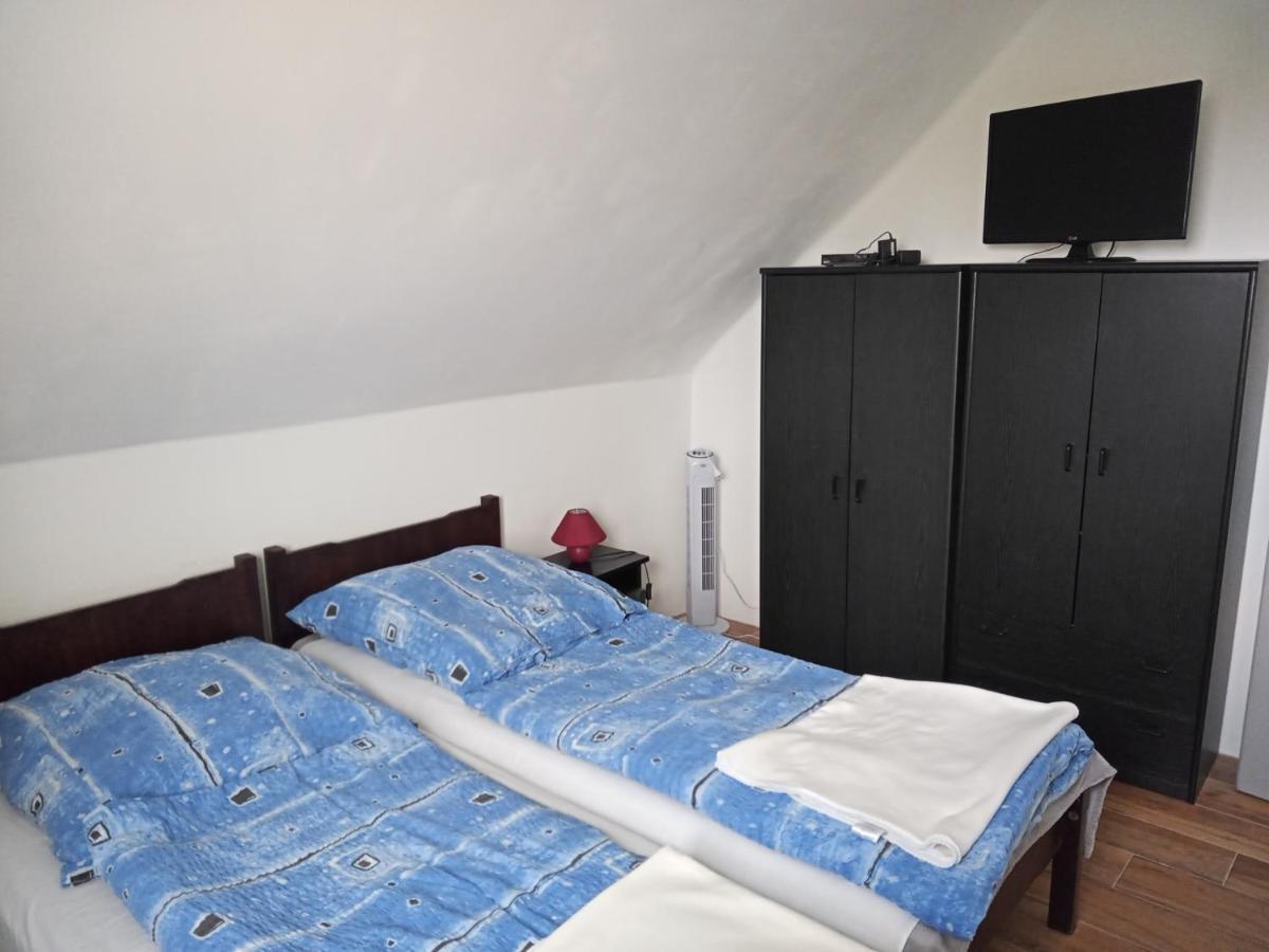 Borostyan Vendeghaz Apartment Balatonkeresztur Bagian luar foto
