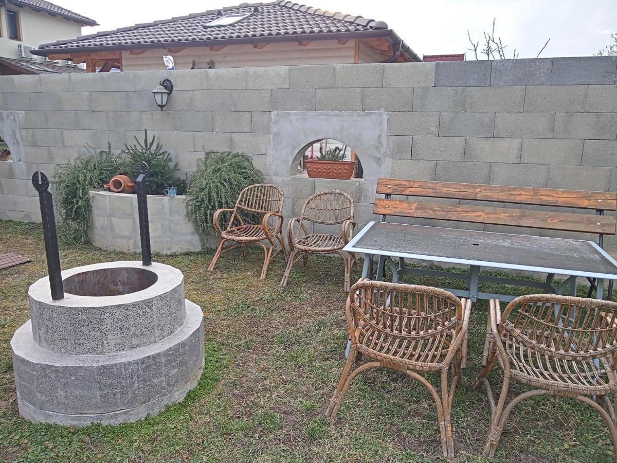 Borostyan Vendeghaz Apartment Balatonkeresztur Bagian luar foto