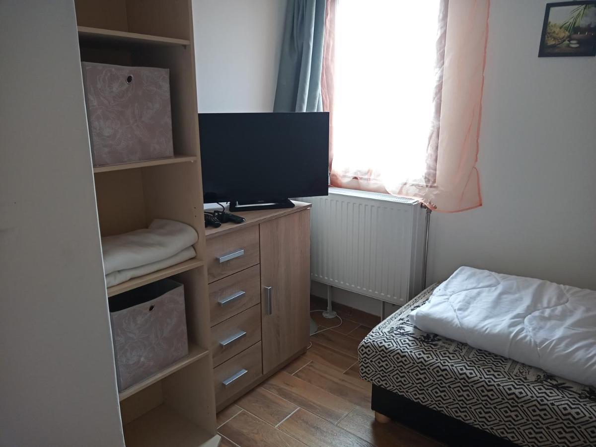 Borostyan Vendeghaz Apartment Balatonkeresztur Bagian luar foto