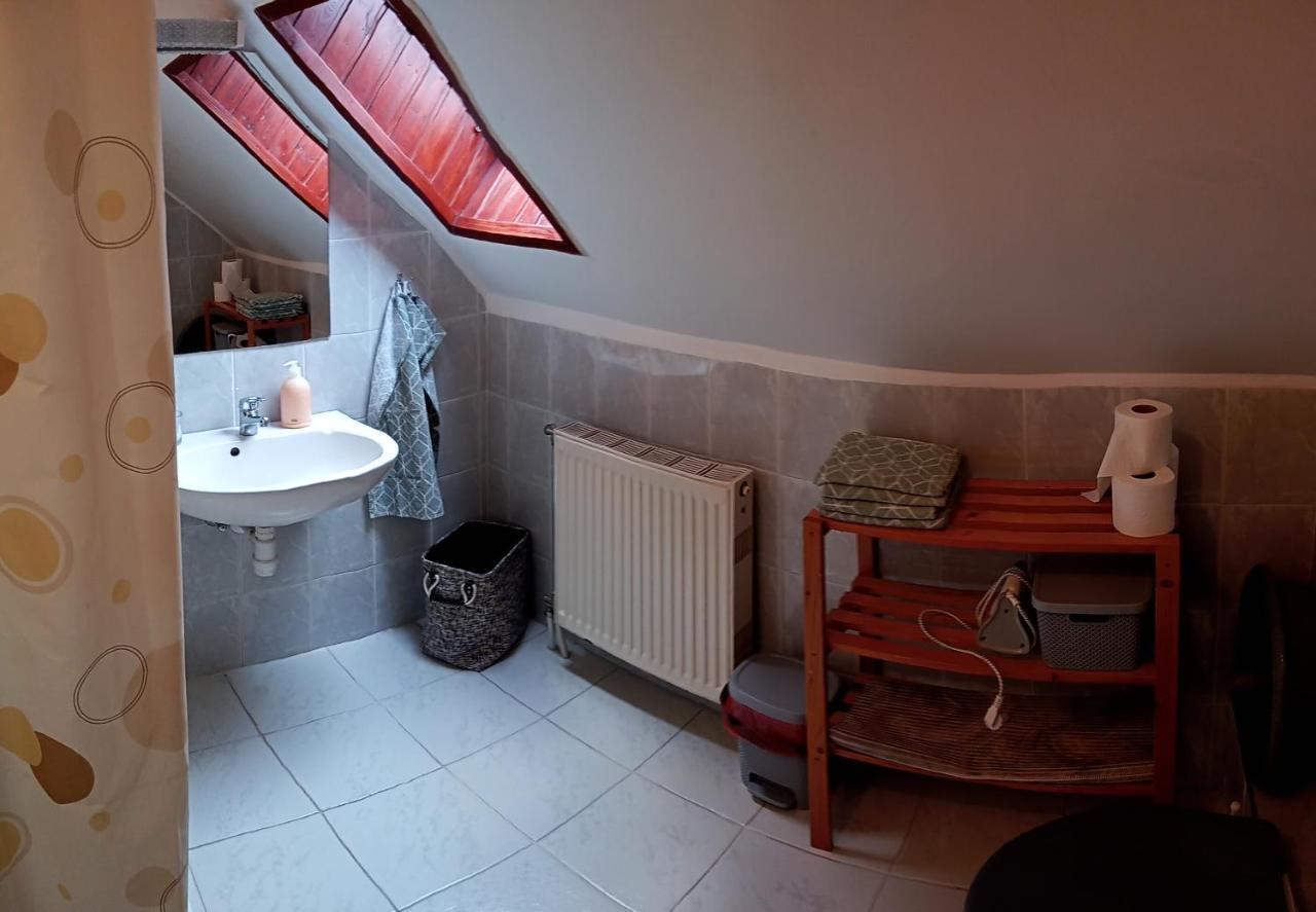 Borostyan Vendeghaz Apartment Balatonkeresztur Bagian luar foto