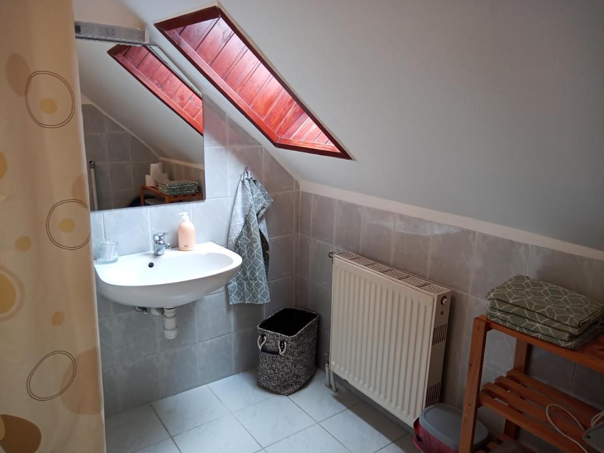 Borostyan Vendeghaz Apartment Balatonkeresztur Bagian luar foto