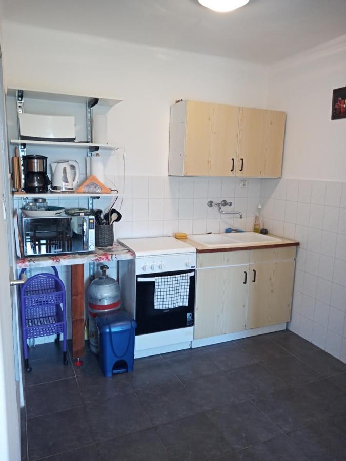 Borostyan Vendeghaz Apartment Balatonkeresztur Bagian luar foto