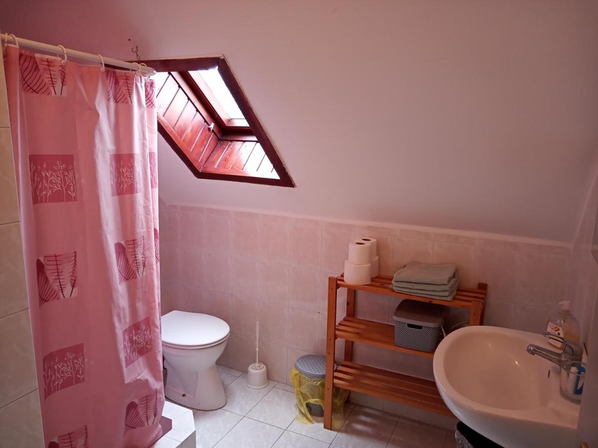 Borostyan Vendeghaz Apartment Balatonkeresztur Bagian luar foto