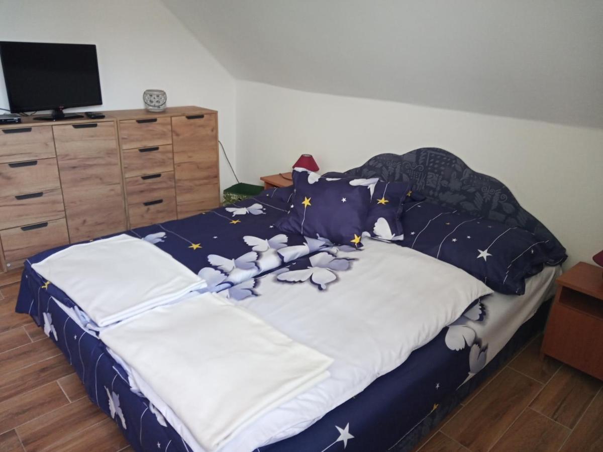 Borostyan Vendeghaz Apartment Balatonkeresztur Bagian luar foto